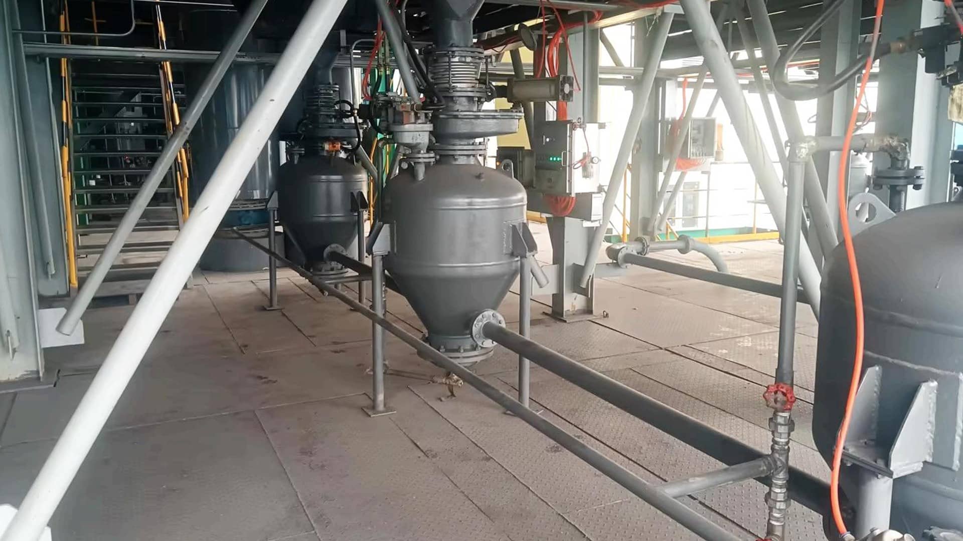 糧食倒庫粉體輸送技術(shù)參數(shù)及輸送系統(tǒng)工藝 糧食倒庫粉體輸送技術(shù)參數(shù)及輸送系統(tǒng)工藝(圖3)